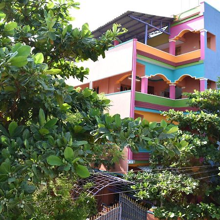 Rainbow Guest House Tiruvannāmalai المظهر الخارجي الصورة