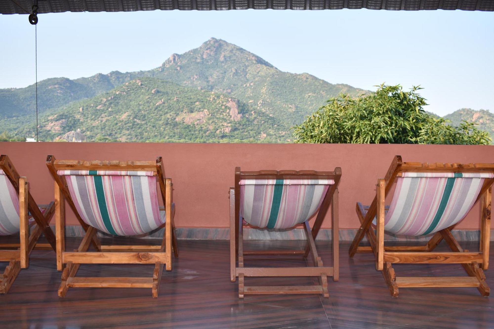 Rainbow Guest House Tiruvannāmalai المظهر الخارجي الصورة