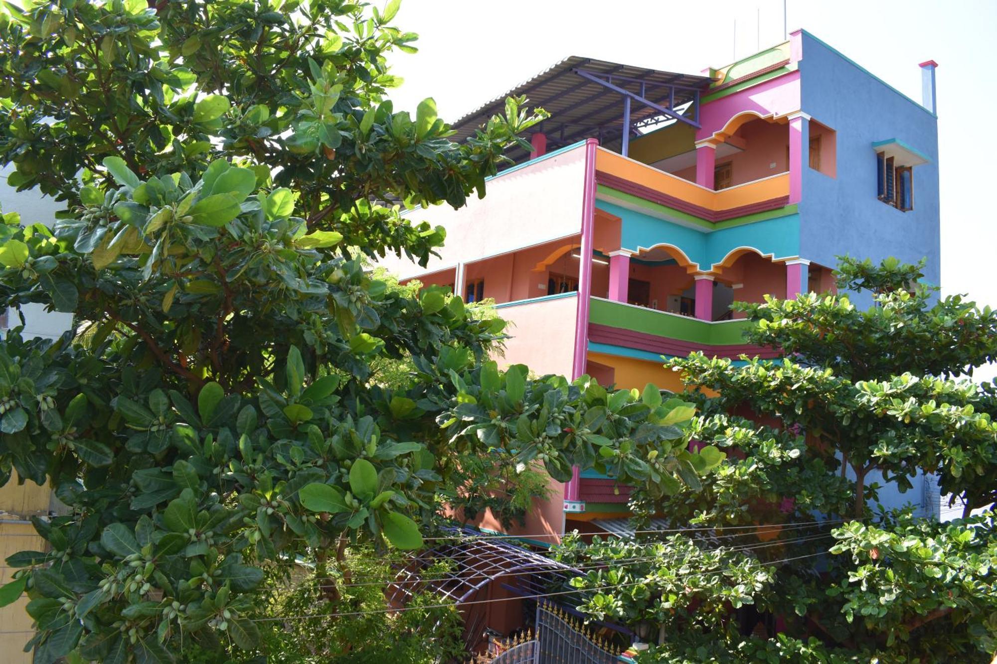 Rainbow Guest House Tiruvannāmalai المظهر الخارجي الصورة
