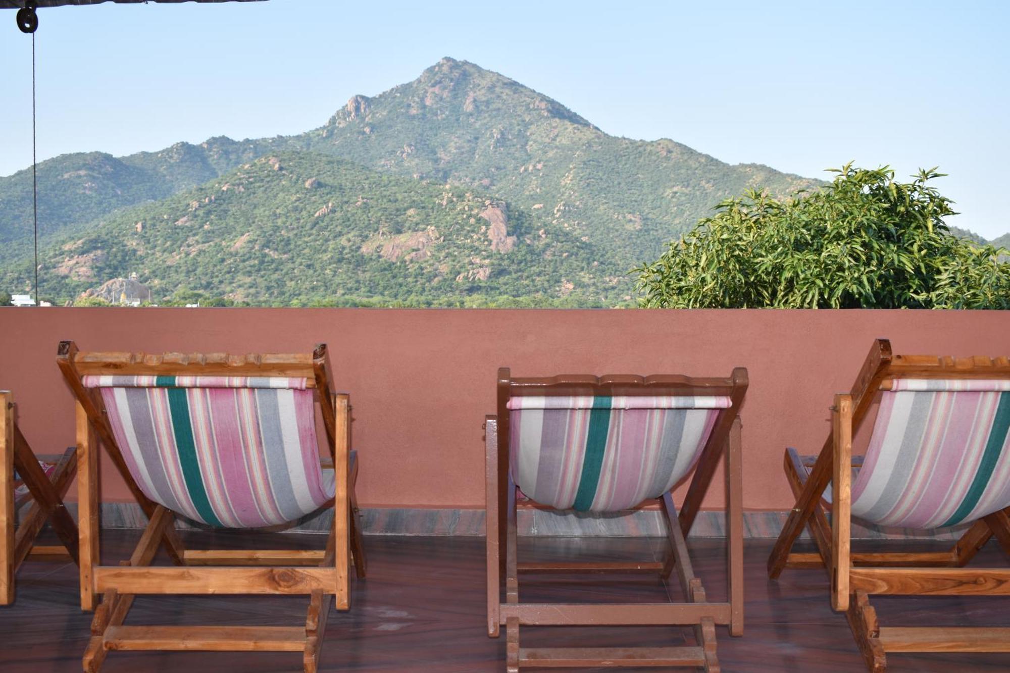Rainbow Guest House Tiruvannāmalai المظهر الخارجي الصورة