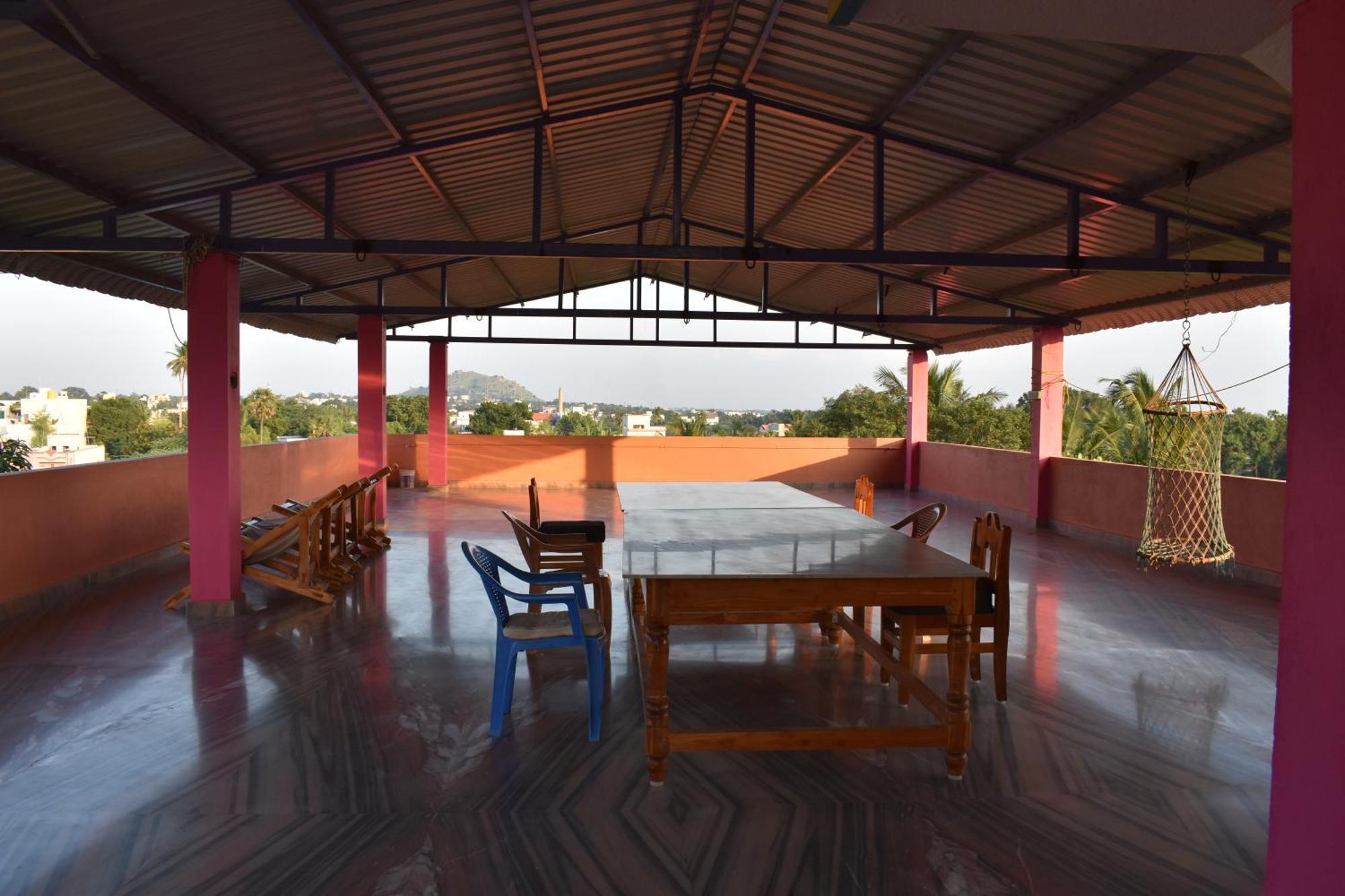 Rainbow Guest House Tiruvannāmalai المظهر الخارجي الصورة