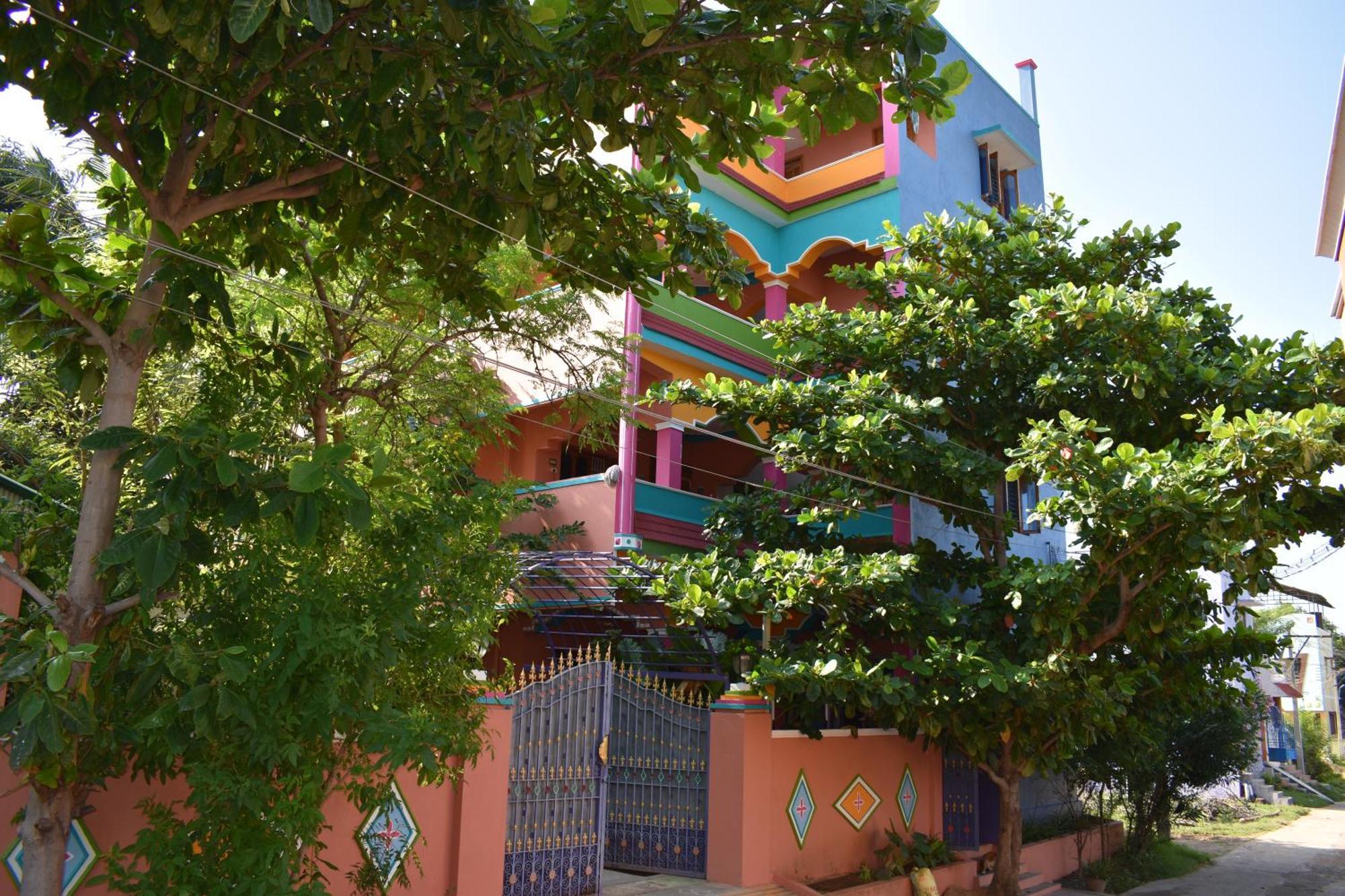 Rainbow Guest House Tiruvannāmalai المظهر الخارجي الصورة