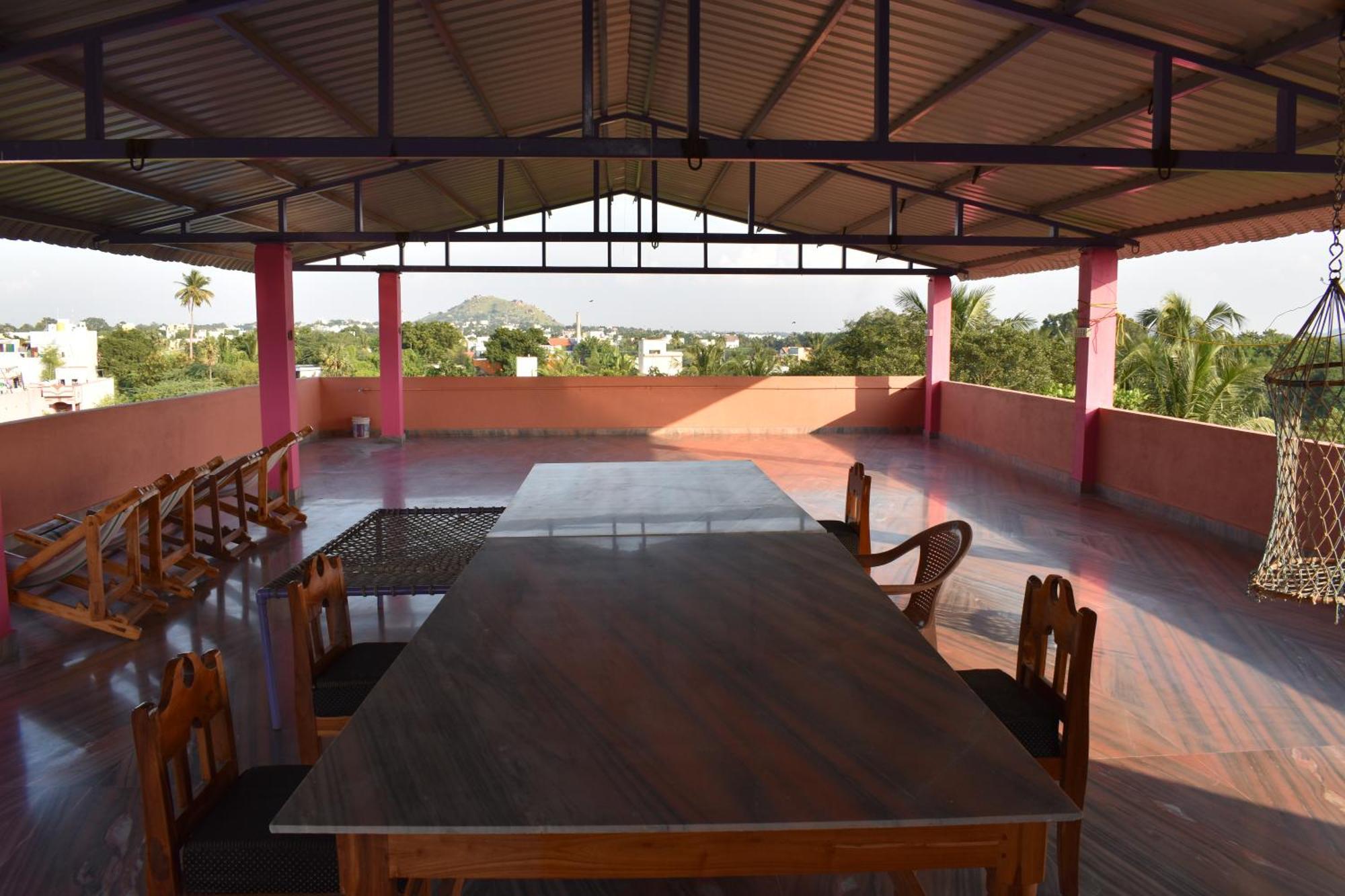 Rainbow Guest House Tiruvannāmalai المظهر الخارجي الصورة