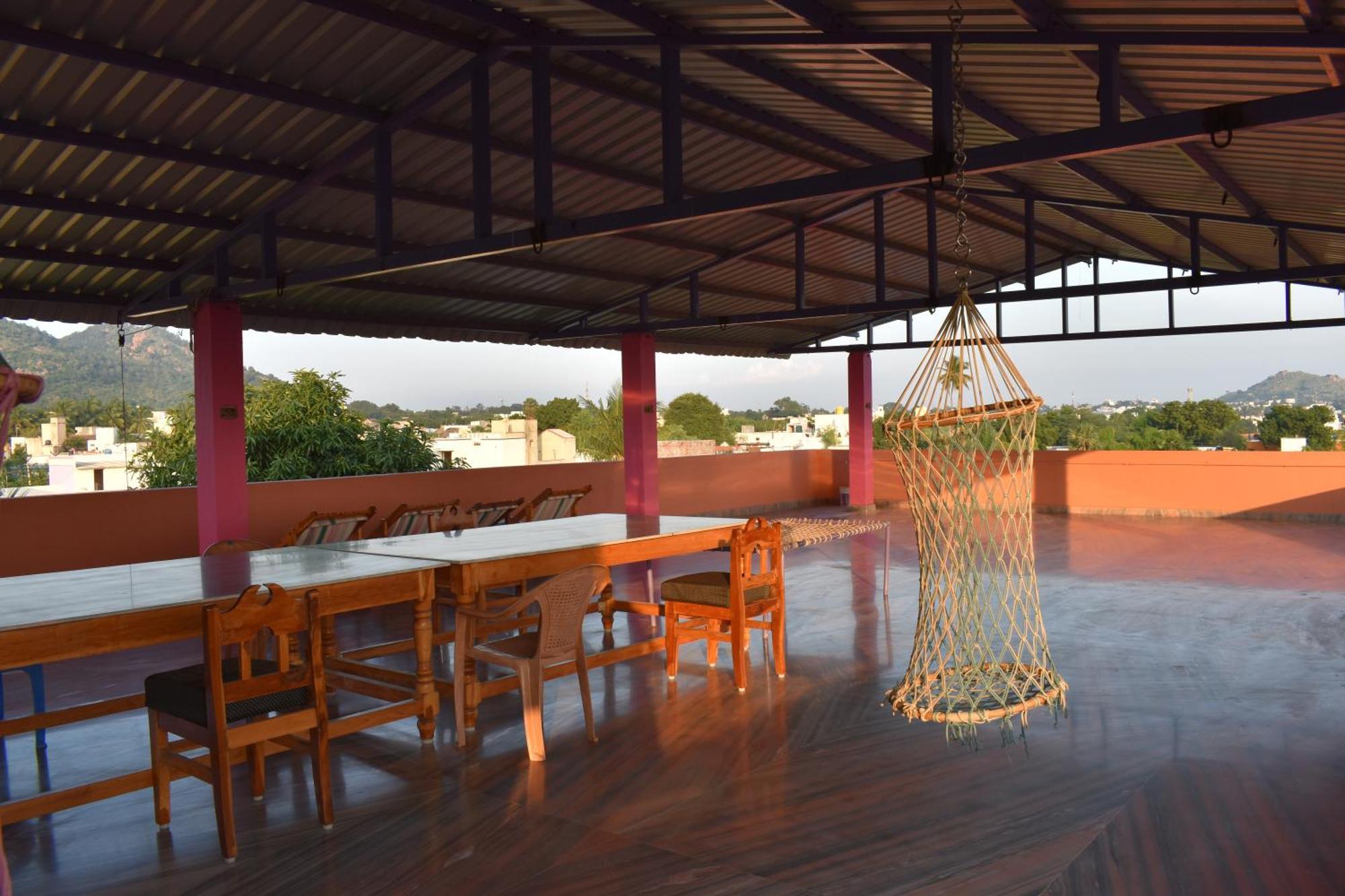 Rainbow Guest House Tiruvannāmalai المظهر الخارجي الصورة