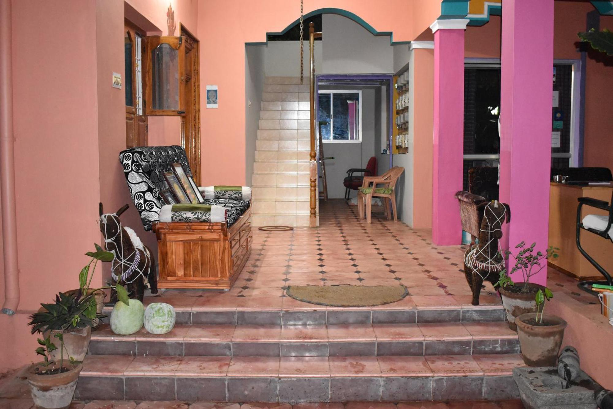 Rainbow Guest House Tiruvannāmalai المظهر الخارجي الصورة