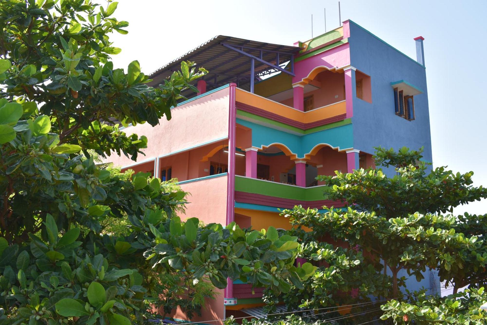 Rainbow Guest House Tiruvannāmalai المظهر الخارجي الصورة